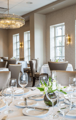 Interior Seating 3 2 1 - Fine dining in Madisonville